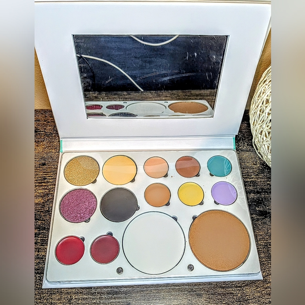 OFRA Cosmetics Pro Palette - Mixed Face Makeup